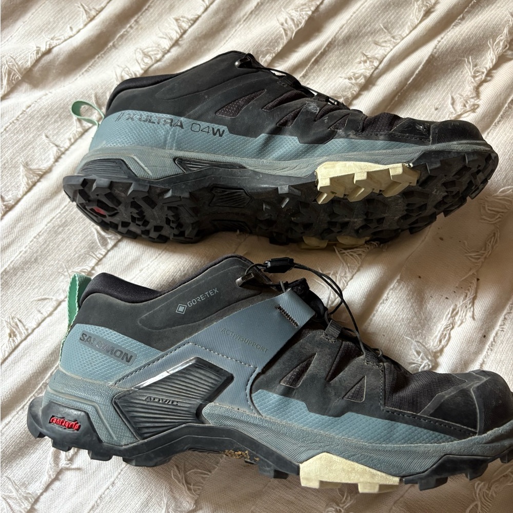 ultra 04w salomon women’s Hiking Shoes